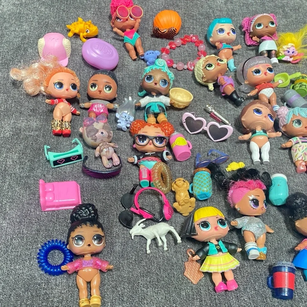 L.O.L. Surprise! Pink and Blue Dolls & Accessories Set